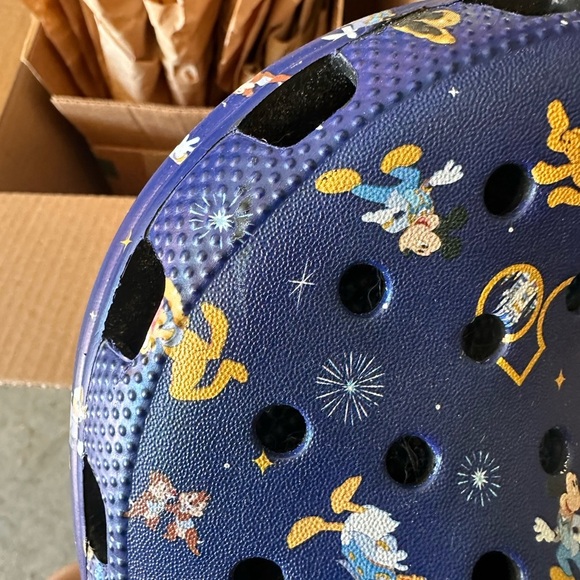Disney Parks Magic Kingdoms 50th Anniversary Crocs. W/9 or M/7 EUC - Picture 8 of 8